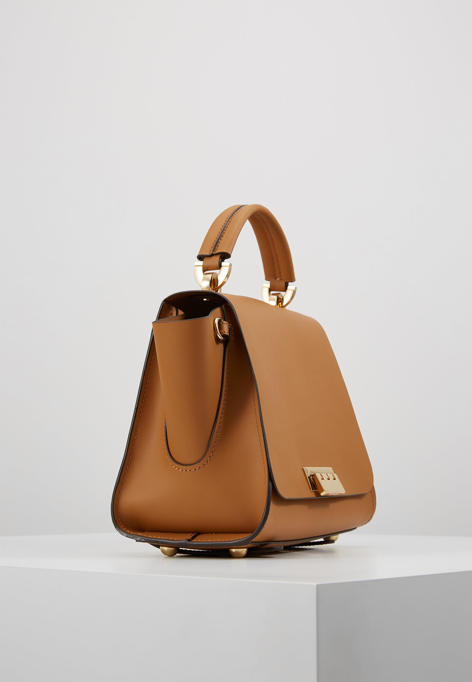 eartha iconic convertible backpack