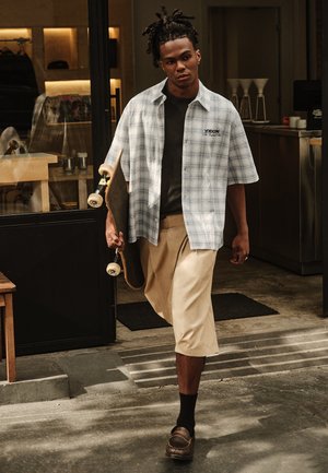 Bershka, CHECK SHIRT - Ing - grey
