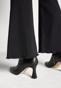 Even&Odd FLARED OTOMANN  - Leggings - black