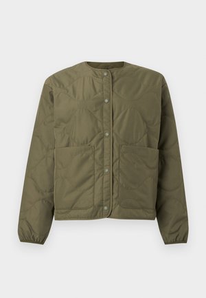 Πράσινο χακί καπιτονέ μπουφάν με κουμπιά τύπου snap στην μπροστινή πλευρά, στρογγυλή λαιμόκοψη, δύο μεγάλα μπροστινά τσέπες και ελαστικά μανσέτες στα μακριά μανίκια.