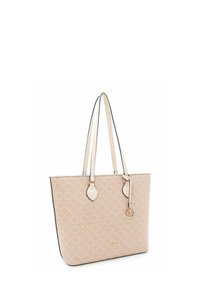 Sac fourre-tout beige avec motif en losanges, texture lisse, double bandoulière, logo doré et détail pendentif. Bords bordés de noir.