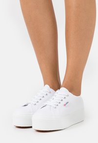 Superga - PLATFORM - Tenisky - white Miniatura obrázku 1