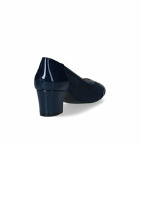 Décolleté in vernice blu navy con punta rotonda, tomaia testurizzata e tacco a blocco di media altezza, caratterizzato da sottili dettagli plissettati.