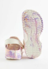 Next REGULAR FIT - Pool slides - purple marble