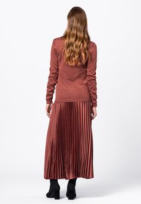 HALLHUBER Stickad tröja - brown