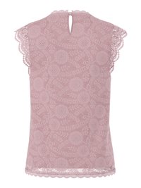 Ermeløs, støvete rosa bluse i blonder med blomsterpattern, bølgete kanter og en liten knappelukking med nøkkelhull bak.