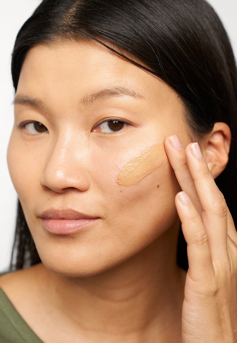 KIKO Milano NOTHING MATTE-R MATTIFYING FOUNDATION - Base de maquillaje - 4.5 neutral