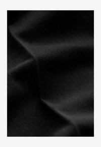 Sélectionné, black
