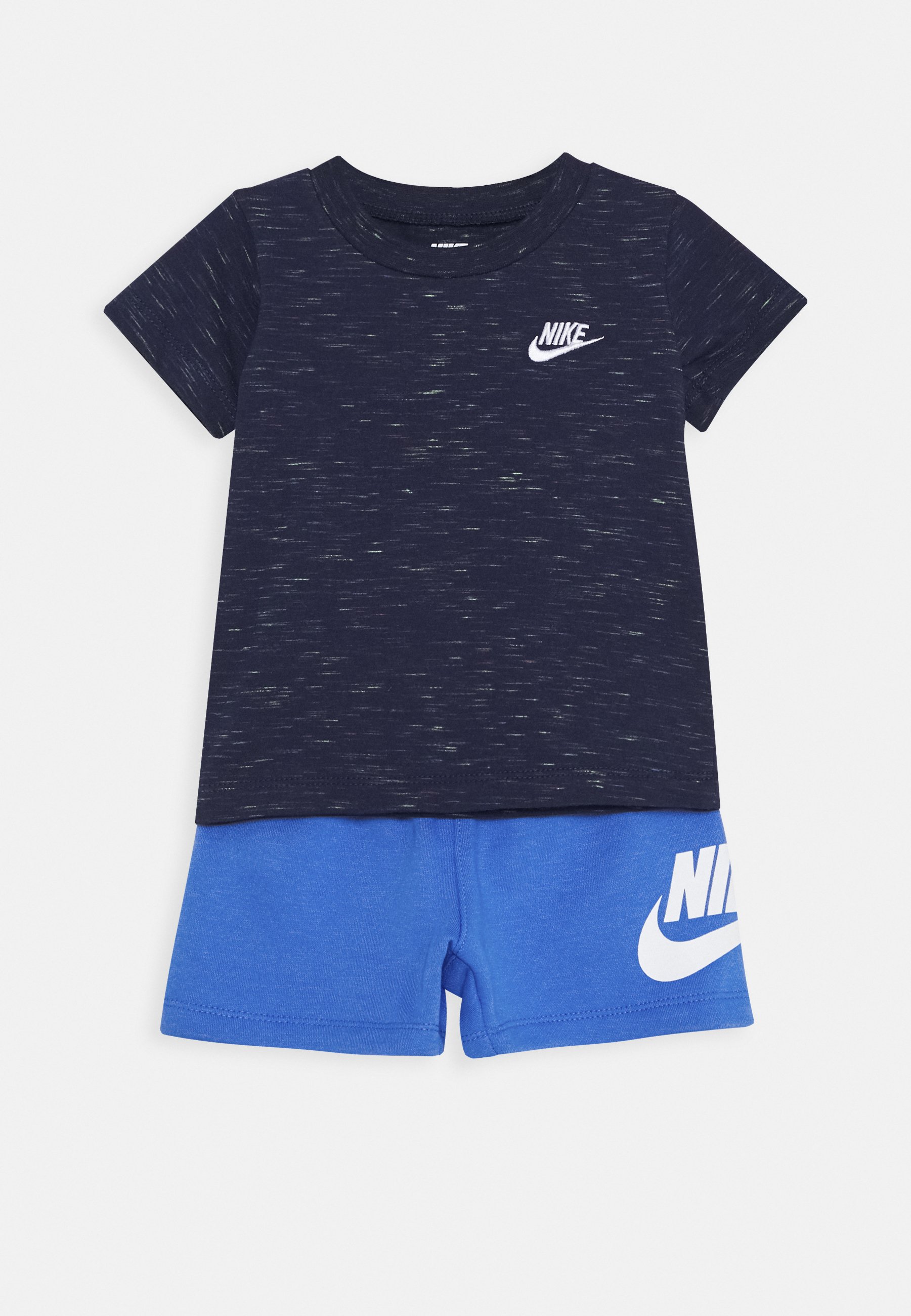 t shirt and shorts set nike
