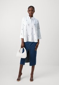 ONLY ONLNEW LINA GRACE - Bluza z gumbi - bright white/black