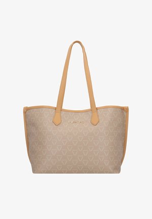 Beige Tragetasche mit geometrischem Muster, Lederakzenten und zwei stabilen Griffen. Verfügt über ein Markenlogo auf der Vorderseite. Einfaches, strukturiertes Design.