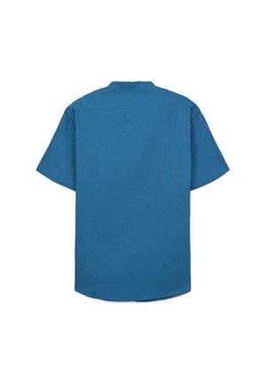 Camicia a maniche corte in tinta unita blu, realizzata in tessuto texturizzato, con colletto classico e dettaglio con yoke posteriore.