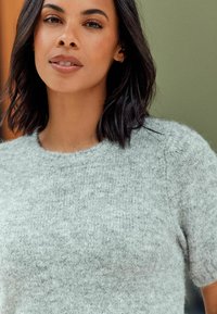 Next SHORT SLEEVE CREW NECK - Navadna majica - grey