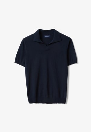 Polo bleu marine à manches courtes avec une texture tricotée et un col ouvert, étiqueté "PIOMBO" à l'intérieur de l'encolure.