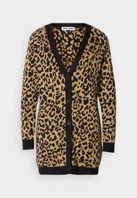 Kardigan v leopardi vzorju v bež in črni barvi, z V-izrezom, sprednjim gumbom, dolgimi rokavi in ribanimi manšetami. Narejen iz mehkega pletenega materiala.