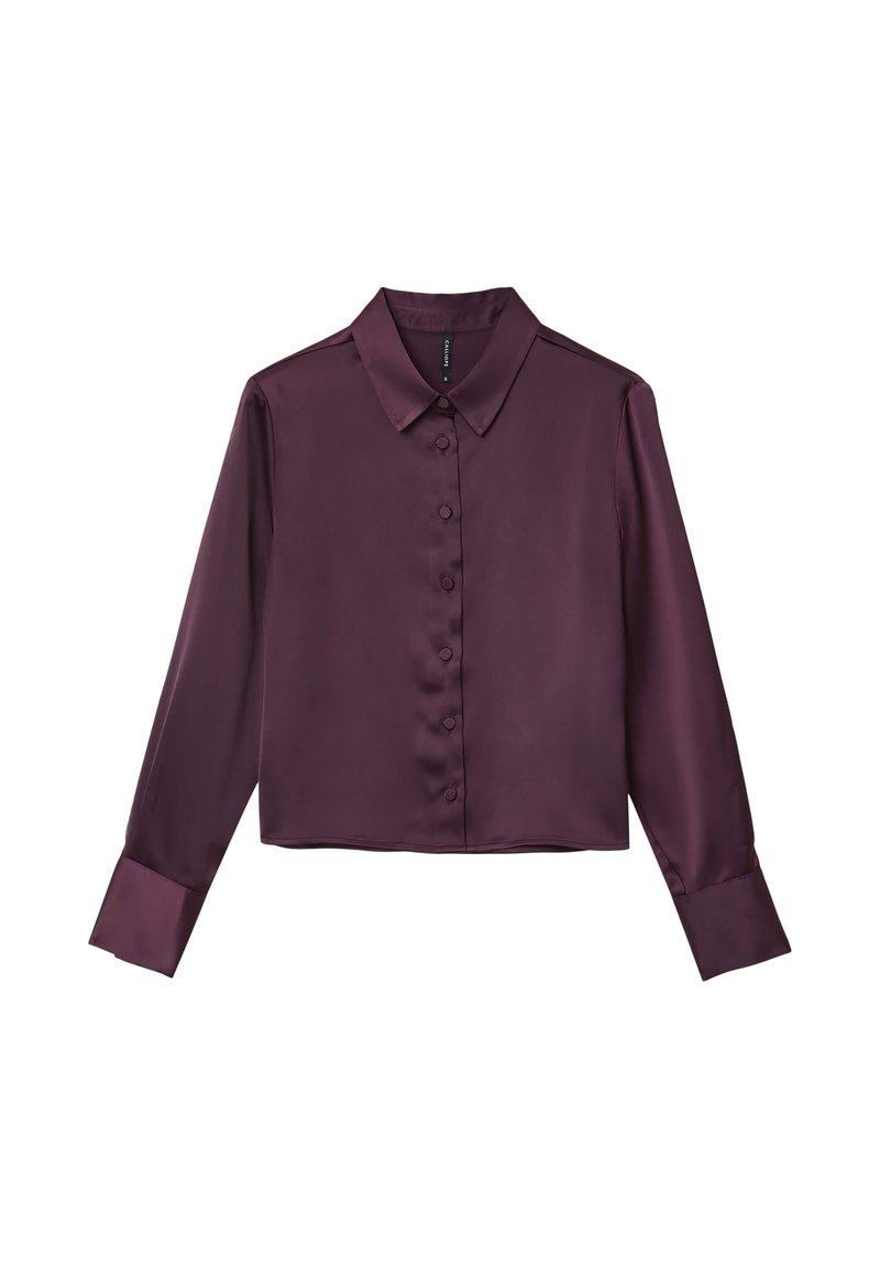 Blusa lunga a maniche di satin viola con colletto a punta, chiusura frontale con bottoni e maniche con polsini, dal design leggermente accorciato.