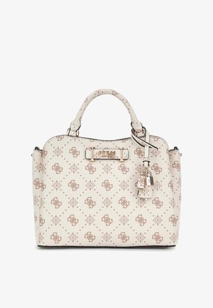 Bolso de Guess color crema con patrón de monograma beige, doble asa y placa de logo en tono dorado con charm decorativo de candado.