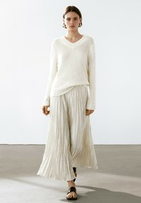 Massimo Dutti FLOWING PLEATED MIDI - Maxi sukně - beige
