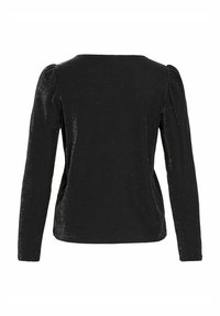 Svart långärmad topp med en skimrande yta, har en fyrkantig ringning och puffade axelsömmar. Slät, figurnära design.