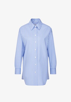 Jasnoniebieska koszula z długim rękawem w pionowe białe paski, z zapięciem na guziki, wyłogowym kołnierzykiem i paskowanymi mankietami.
