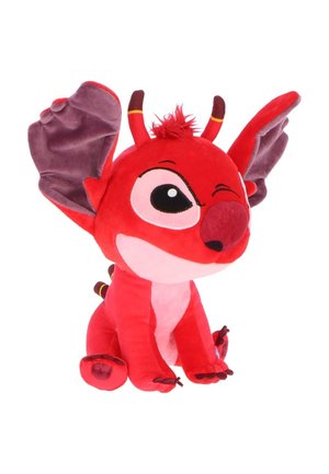 Giocattolo drago di peluche rosso con grandi orecchie, un occhiolino e una cresta a punte. Presenta una pancia rosa, zampe dettagliate e accenti colorati sulle orecchie e sulla coda.