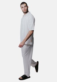 Justin Cassin ABADE  - Broek - white