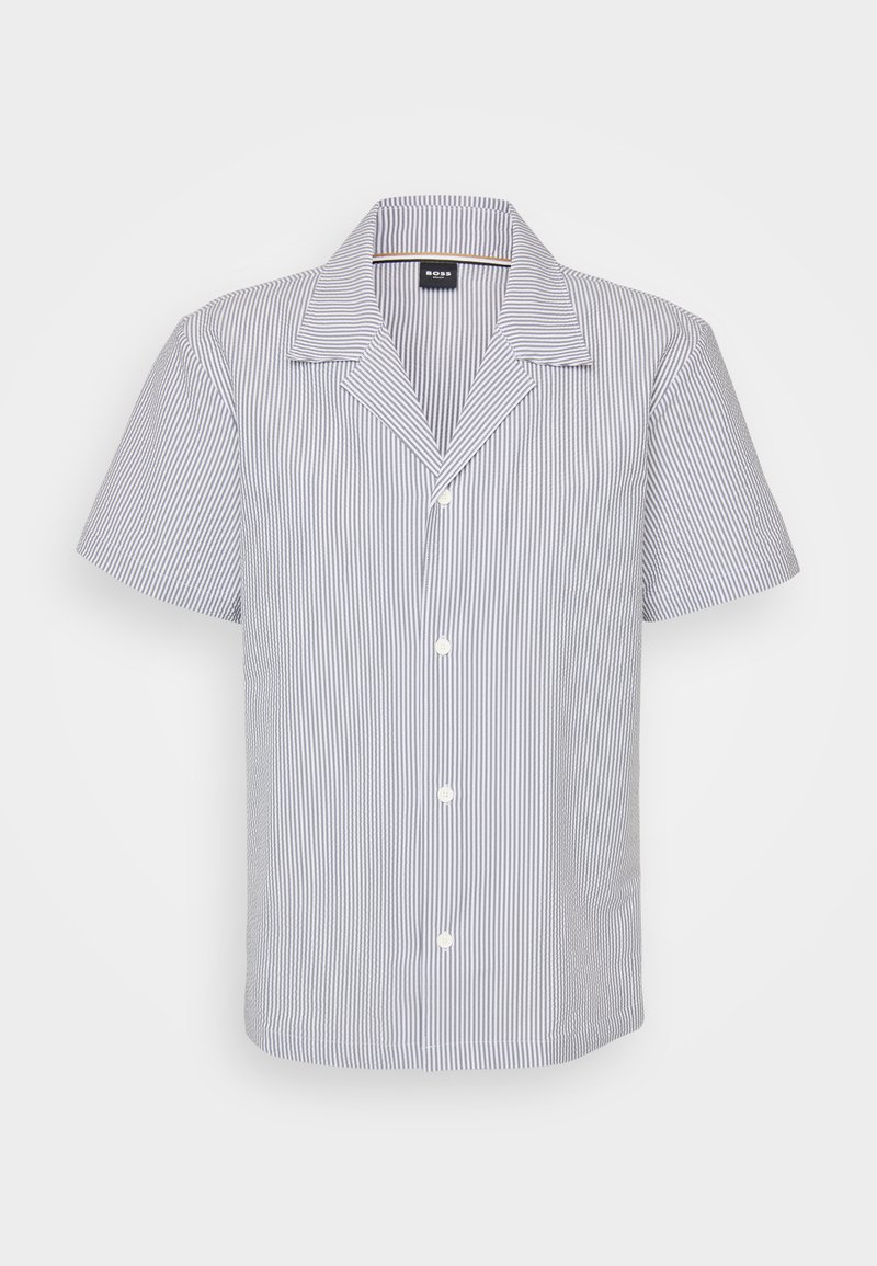 Chemise à manches courtes avec un motif rayé bleu et blanc, un col et une fermeture avec boutons sur le devant. Fabriquée en tissu léger.