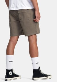 RVCA ESCAPE - Shorts - msh