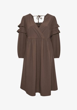 Bruine jurk met lange mouwen, V-hals, ingezette taille, gelaagde ruches op de mouwen en een striksluiting aan de achterkant van de halslijn.