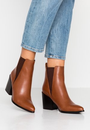 Botines bajos - cognac