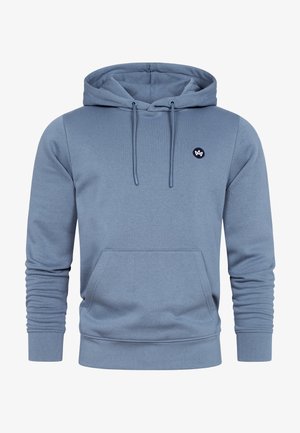 Kék kapucnis pulóver elülső kenguru zsebbel, állítható húzózsinórokkal, bordázott mandzsettával és a mellkason egy kis kör alakú fekete logóval.