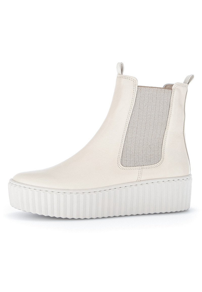 Weiße Leder Chelsea Boots mit elastischen Seitenpaneelen, strukturierten grauen Akzenten und einer dicken, gerippten weißen Sohle. Glatte Oberfläche und elegantes Design.