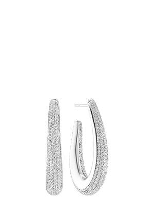Boucles d'oreilles en argent avec un design lisse et élégant, ornées de plusieurs petits cristaux qui créent une texture scintillante sur l'ensemble.