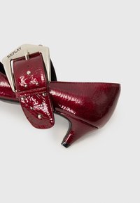 Replay CECILE BIG - Decolleté - cherry