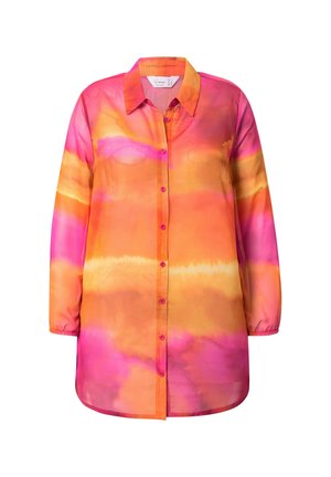 Blouse légère et transparente en dégradé de rose, orange et jaune. Manches longues, devant boutonné et col classique. Texture lisse, sans motifs.