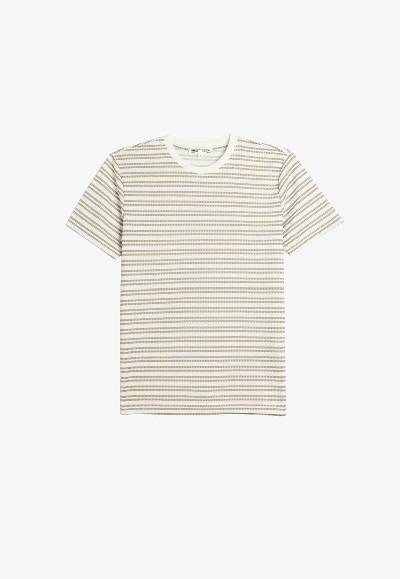 Randig t-shirt i ljuskräm och gröna toner; har en rund halsringning och korta ärmar, med horisontella ränder i varierande bredder.