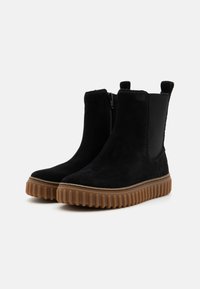 Clarks TOR HILL TOP UNISEX - Botas - black