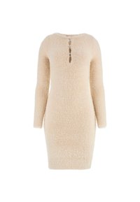 Robe en tricot beige à manches longues, en tissu doux et texturé, silhouette cintrée, avec un accent de bouton au niveau de l'encolure arrière.