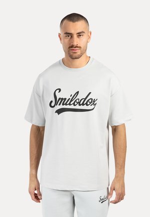 LORIK - Camiseta estampada - hellgrau