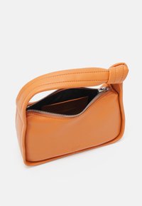 Calvin Klein Jeans KNOTTED BLOCK - Kabelka - caramel