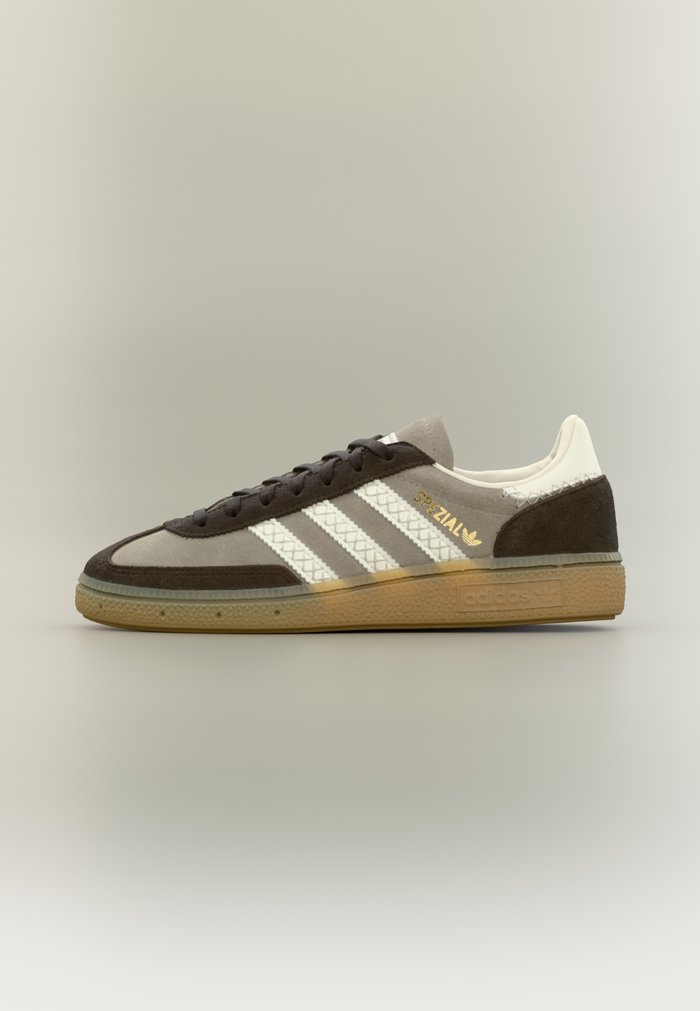 adidas HANDBALL SPEZIAL UNISEX - Trainers - cardboard/off white/magic beige