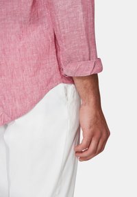Oscar Jacobson REG FIT BD SIGNATURE - Vapaa-ajan kauluspaita - soft red