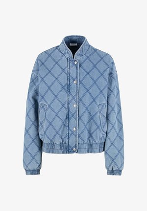 Helle blaue gesteppte Jeansjacke mit hohem Kragen, Druckknopfverschluss, elastischen Bündchen und zwei Taschen an der Seite.