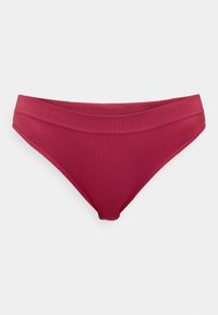 Ribbed bikini w dole w ciemnoróżowym kolorze, z średnim stanem i gładką fakturą, zaprojektowany dla wygodnego dopasowania. Bez widocznych elementów metalowych.