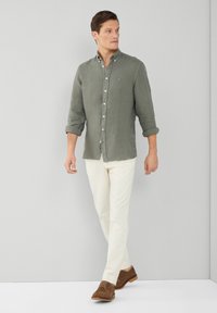 Hackett London GARMENT DYE  - Košeľa - khaki