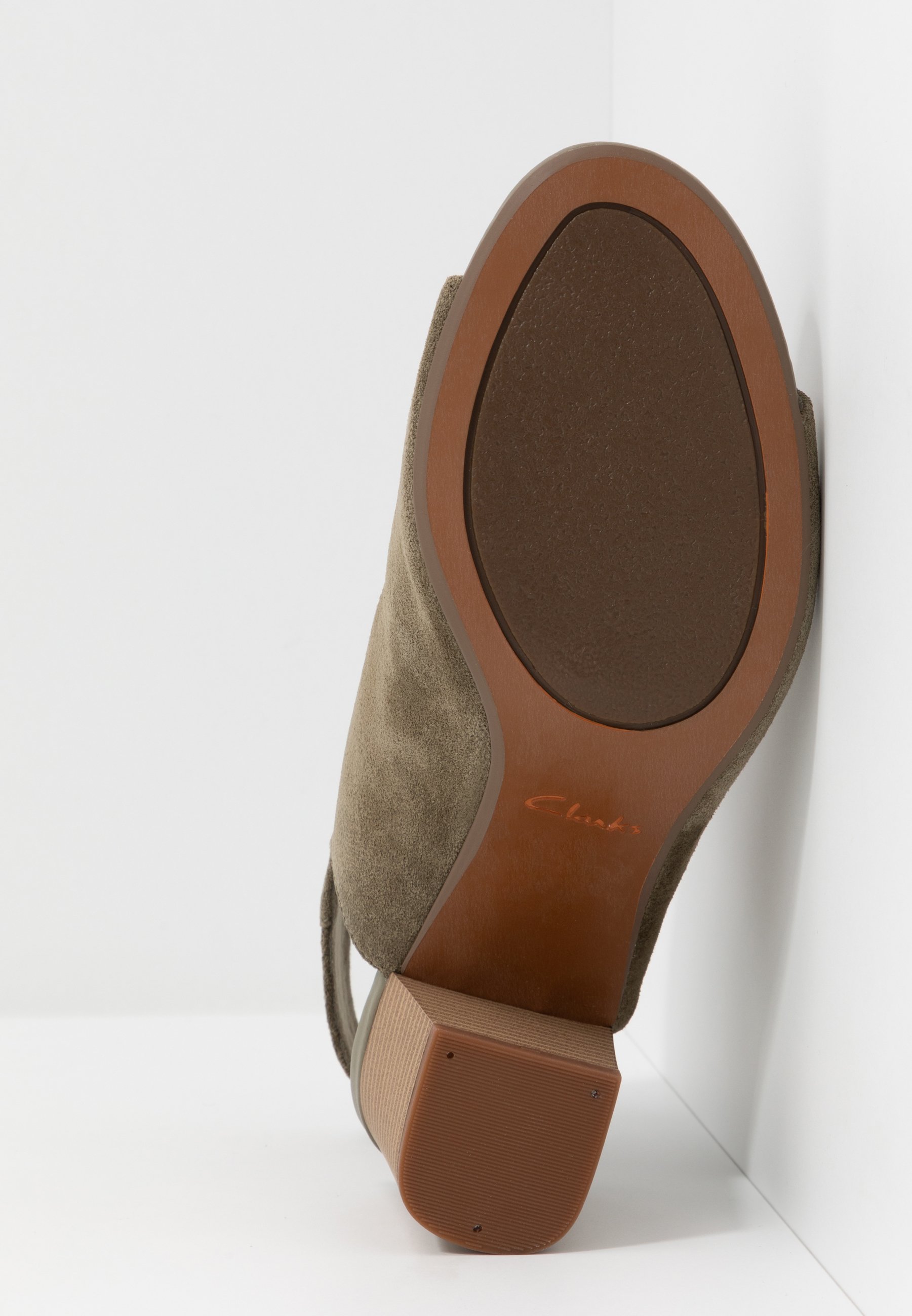 Clarks DEVA BELL - Sandaler med ankelstøtte - olive Clarks DEVA BELL - Sandaler med ankelstøtte - olive