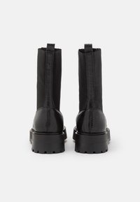 Zign Botas con plataforma - black