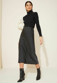 Friends Like These BIAS MIDI - Áčková sukně - black polka dot