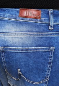 LTB Džíny Relaxed Fit - blue denim