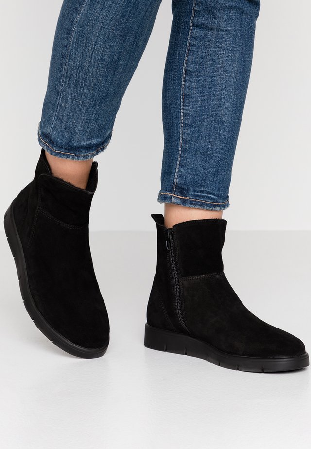 Classic ankle boots - black